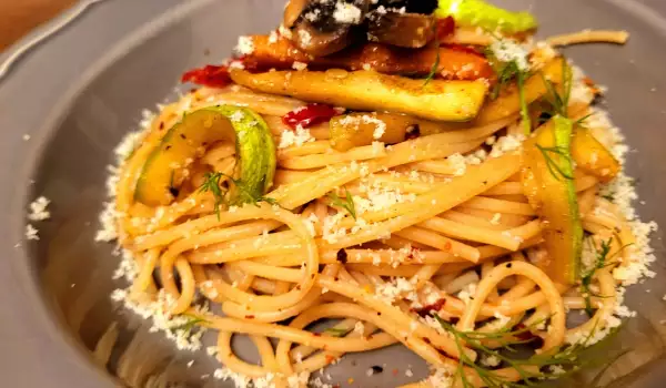 Spaghete picante din grau integral, cu legume