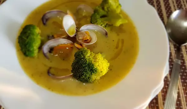 Supă de praz cu scoici și broccoli