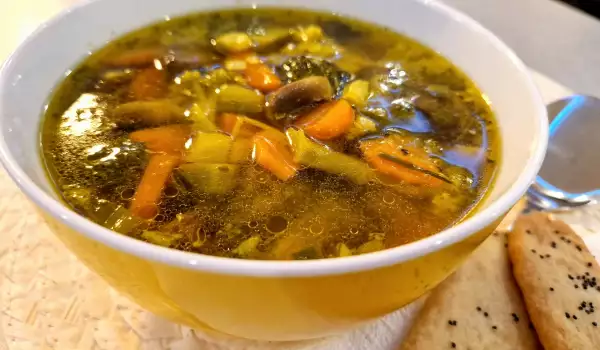 Supă de post cu broccoli și ciuperci