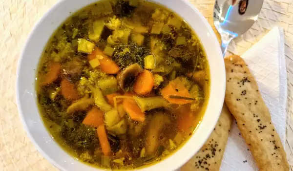 Supă de post cu broccoli și ciuperci