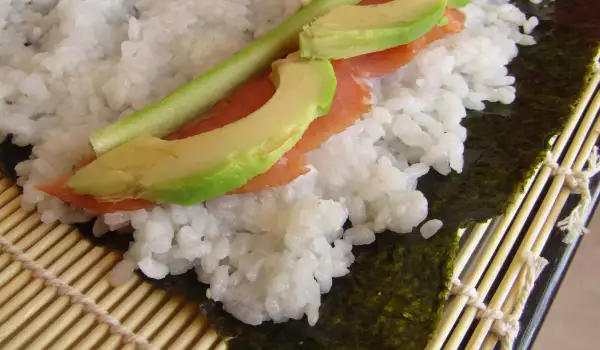 Sushi cu avocado