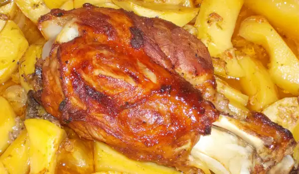 Ciolan de porc la cuptor, în stil cehesc