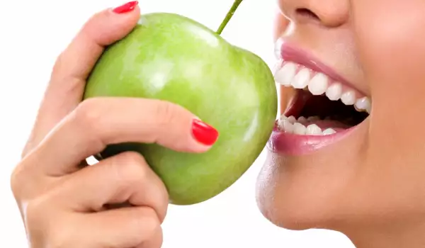 Alimentația este importantă pentru sănătatea dentară