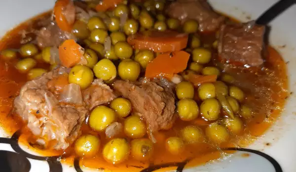 Carne de vită fragedă cu mazăre