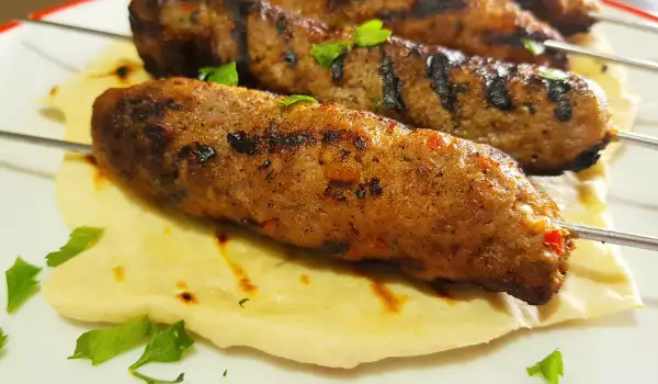 Adana kebab pe frigărui