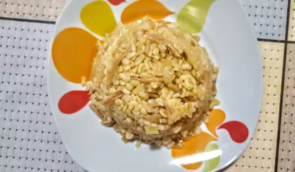 Pilaf turcesc de bulgur cu tăieței