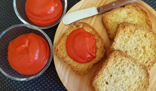 Crema aperitiv vegană cu sfeclă roșie și năut