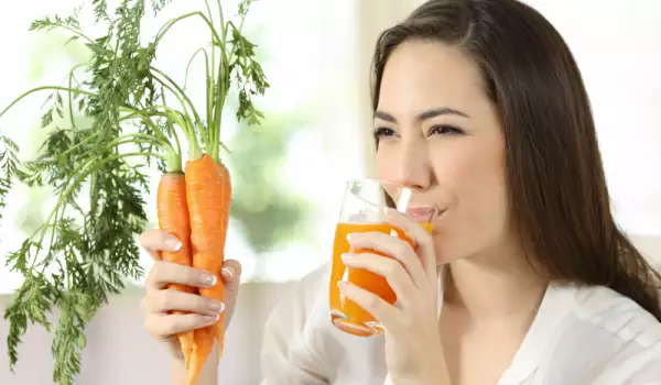 Beneficiile sucului de morcovi