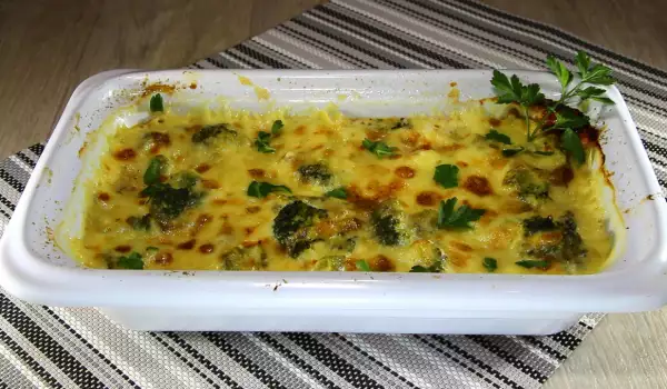 Caserolă cu broccoli brânză și cașcaval