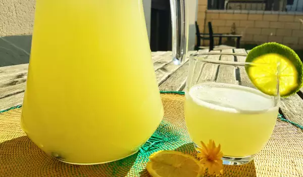 Limonadă sănătoasă, preparată în casă