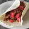 Burrito cu vinete și roșii proaspete