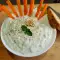 Dip de ricotta cu nuci, castraveți și mentă