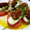 Salată Caprese cu roșii uscate