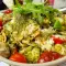 Salată aspectuoasă cu iceberg și brânză Gorgonzola