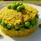 Salată de quinoa și mazăre cu pesto de migdale