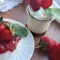 Panna cotta ușoară cu căpșuni