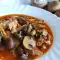 Tocăniță cu carne de cocoș, ciuperci Champignion și ceapă