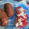 Rulouri din carne tocată cu brânză topită și castraveți murați