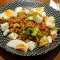 Salată de quinoa cu sos de roșii uscate