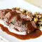 Carne de căprioară înăbușită cu vin roșu