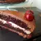 Tort de ciocolată cu cireșe