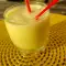 Smoothie rece cu piersici, pepene galben și struguri