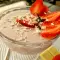 Mousse de căpșuni, smântână și ciocolată albă