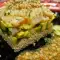 Salată de vitamine cu quinoa și dressing de nuci