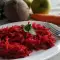 Salată de vitamine din sfeclă, morcovi și mere