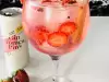 Cocktail cu gin roz și căpșuni