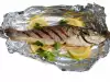 Biban de mare la grătar, în folie de aluminiu