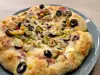 Pizza cu șuncă și porumb