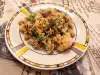 Salată de conopidă și quinoa, cu dressing de tahini