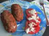 Rulouri din carne tocată cu brânză topită și castraveți murați