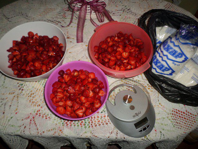 Gem de căpșuni ușor de preparat