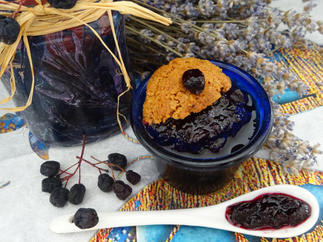 Dulceață de aronia neagră