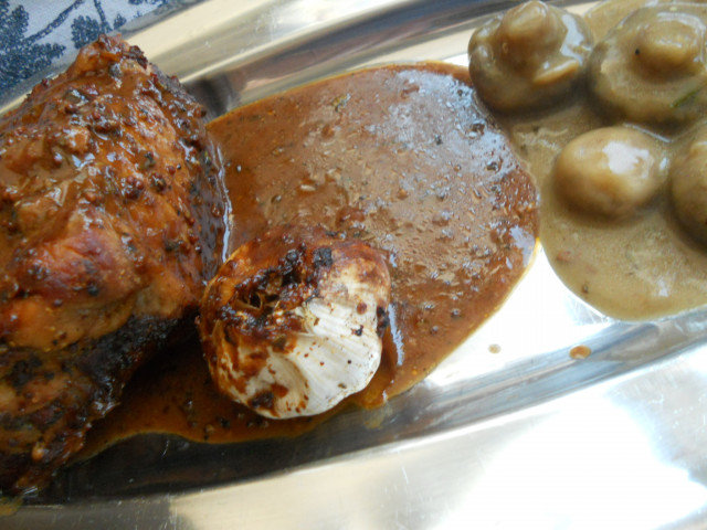 Cotlet de porc în sos de ciuperci