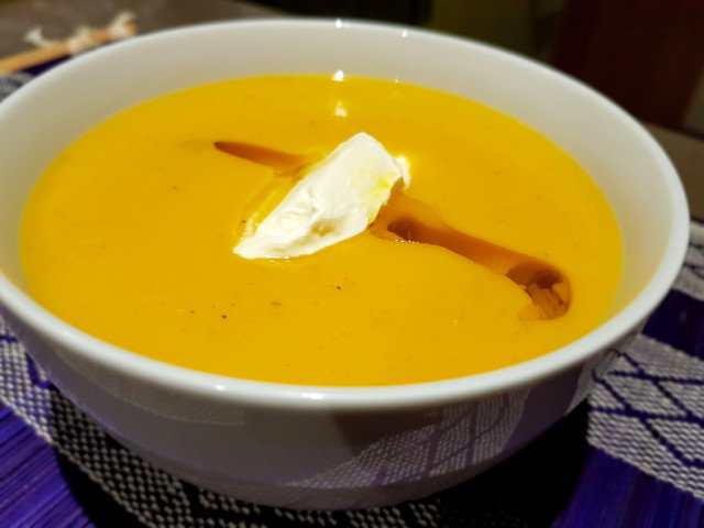 Supă crema de iarnă cu ridiche albă, păstârnac și cartofi