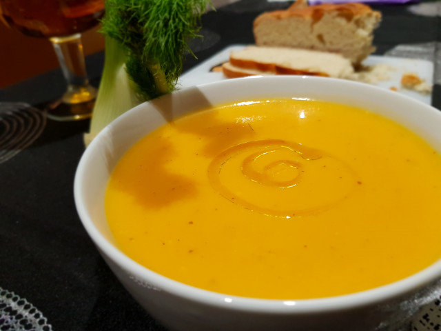 Supă cremă ușoară și sănătoasă cu fenicul