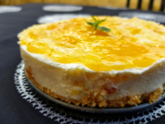 Cheesecake cu mascarpone și piersici