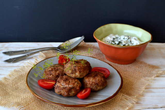 Keftedakia - chifteluțe grecești din carne de vită