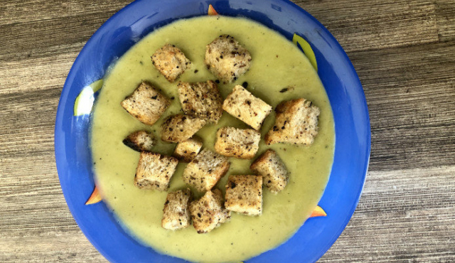 Supă cremă de mazăre și broccoli