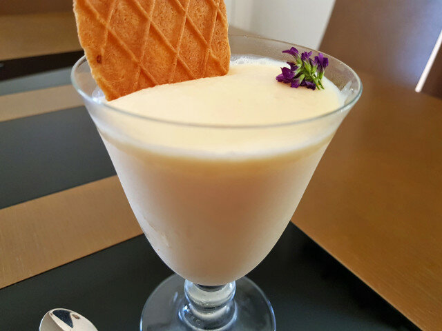 Înghețată de iaurt și vanilie