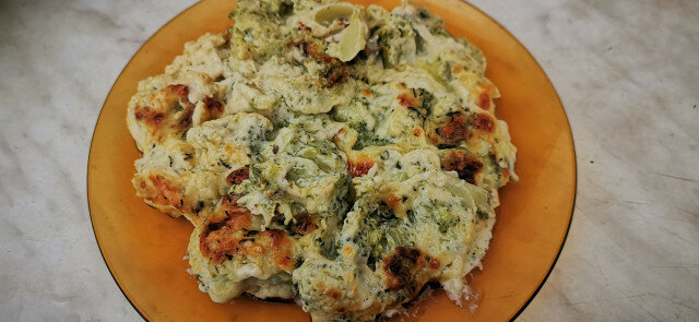 Broccoli cu smântână și brânză