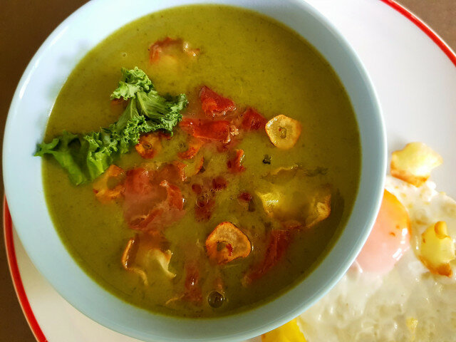 Supă verde de varză kale