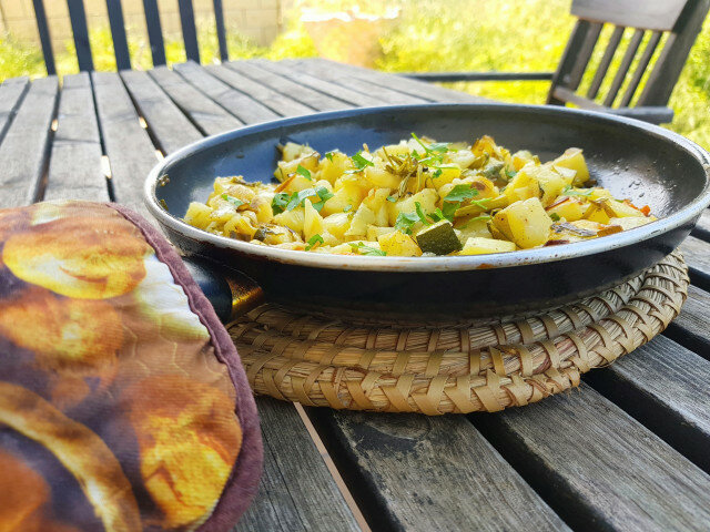 Cartofi înăbușiți cu legume