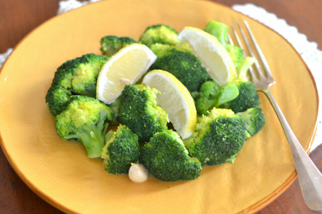 Broccoli înăbușit cu unt și usturoi