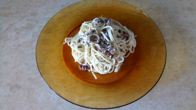 Spaghete cu roșii uscate și 3 brânzeturi