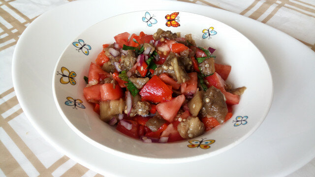 Salată de vinete și ardei copți