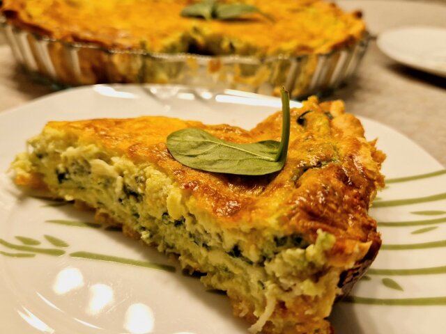 Quiche cu spanac, cheddar și emmental